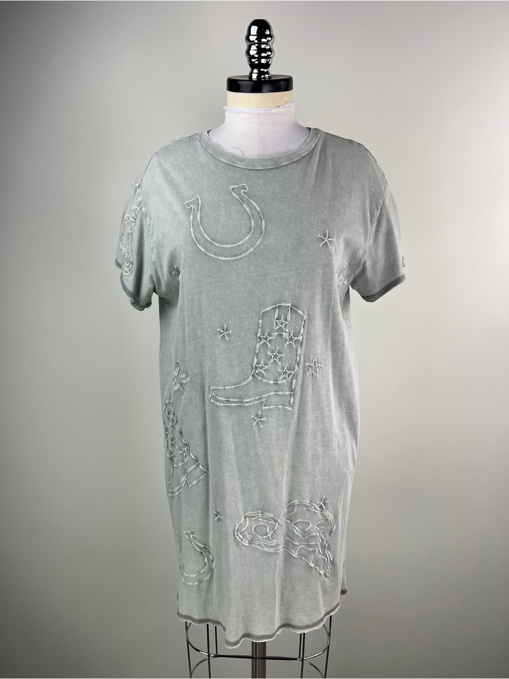 💚 3659. Light Gray Embroidered Western Boot & Horseshoe Tee Dress